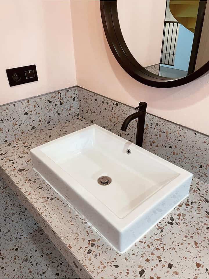 Kamar mandi blck pink ft. Terrazo 🤍🤍🤍


#kamarmandi 
#kamarmandiminimalis 
#kamarmandiutama 
#rumah 
#modern 
#rumahmodern 
#industrial
