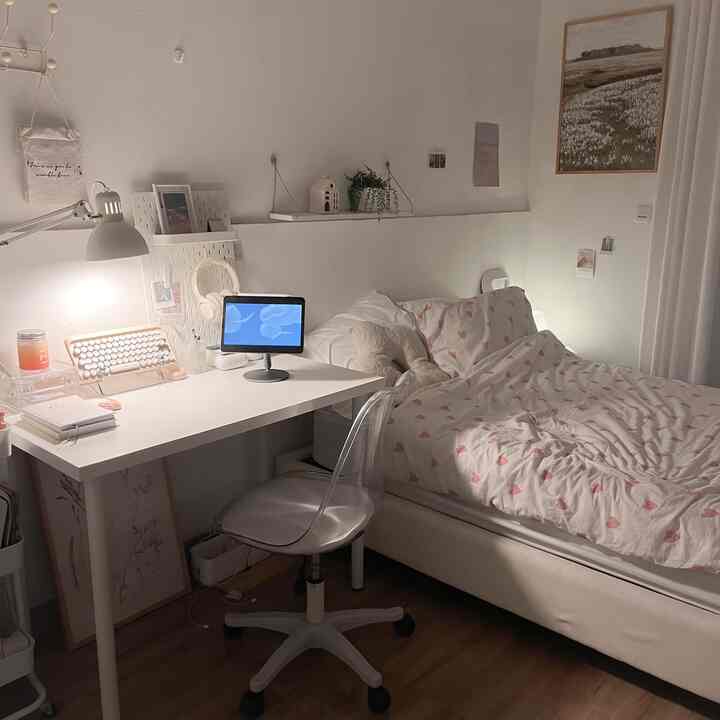 Malam yang indah✨

#ruang malam #roomdecor #smalldecoration #kamartidur #cozy #aesthetic #ikea