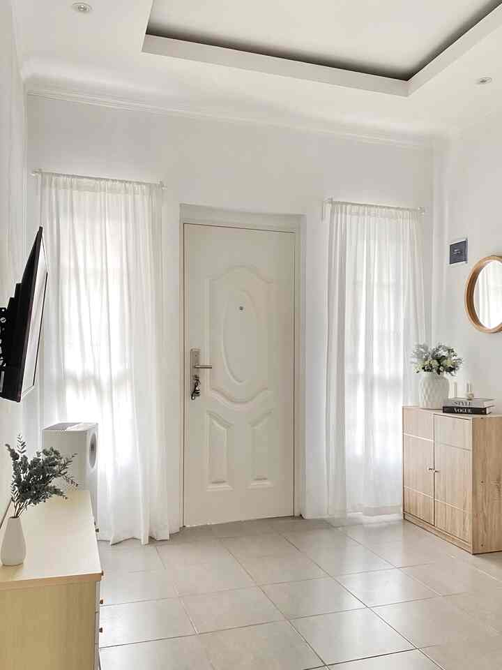 Cara kami memaksimalkan Living Room dengan lahan yang terbatas yaitu dengan pemilihan furniture yang minimalis dan memadukan warna yang saling senada 🤍 #BTNOAS5