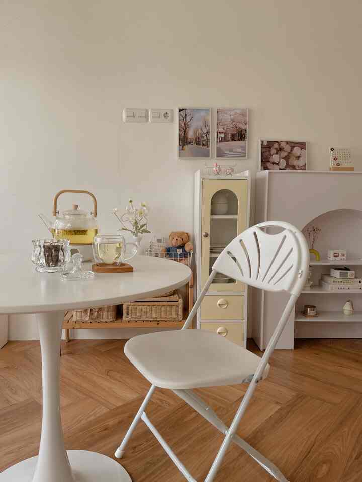 Missing Room
Take a moment to enjoy a glass of chamomile tea

#room
#minimalist
#homedecore
#minimalist house
#roomdecor
#the lounge
#spacedecor
#home corner
#koreanhouse
#koreanstyle
#koreanhomedecor