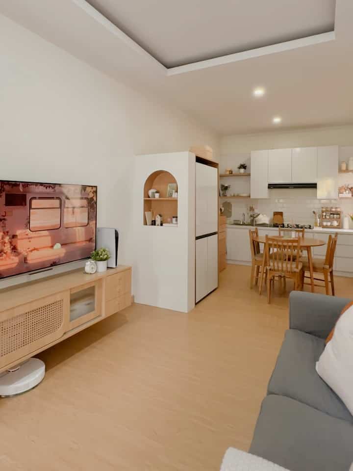 Mendung-mendung gini emang enaknya rebahan ya, Corak 🐱🤎

Happy weekend guys 🤎

#homeinspiration #homesweethome #homeideas #instahome #instadecor #desainrumah #desainrumahminimalis #rumahkecil #inspirasirumah #inspirasirumahmungil #tinyhome #smallhouse