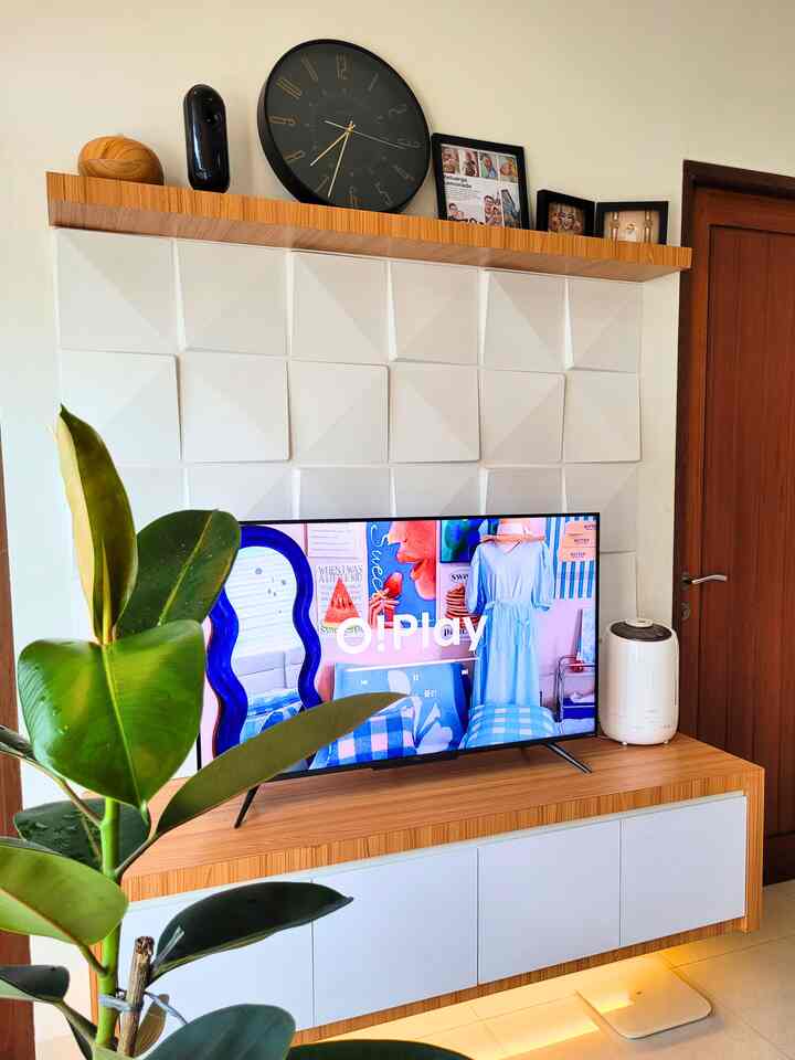 Membuat kabinet TV custom adalah cara kami menjadikan ruangan lebih fungsional dan estetis. Setiap detail dipikirkan dengan cinta. 💕

Kenapa Custom? 🤔 Karena kami percaya bahwa setiap ruangan adalah unik dan harus mencerminkan kepribadian kita. 🏡✨ Jadi, kami memilih furnitur custom untuk menciptakan ruangan yang benar-benar kami. 

Memilih furnitur custom bukanlah keputusan sepele. Kami mempertimbangkan desain, ukuran, bahan, dan budget dengan cermat. Keputusan ini bernilai! 💰💡 agar furniture tidak ketinggalan zaman, sesuai dengan ukuran ruangan dan selaras dengan nuansa Japandi yang terus kami pertahankan disetiap ruangan.

Sumber Inspirasi! 🌟 Dari furnitur custom kami pastinya inspirasi dari Pinterest, Instagram, dan berkonsultasi dengan jasa interior yang kami libatkan. Ini adalah hasil kerjasama yang indah! 💪🪚 

Membuat Impian Menjadi Kenyataan! 💫 Proses mendapatkan furnitur custom yang sesuai dengan preferensi kami adalah perjalanan yang luar biasa. Setiap langkah adalah bagian dari kisah kami. 📖✨
#customfurniture #personalizedfurniture #uniquefurniture #rumahdeveloper #japandi #tropical #80m2