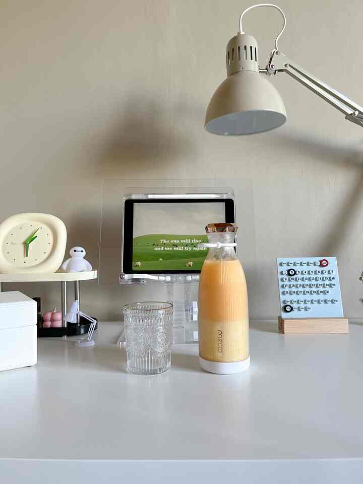 jus jeruk di hari yang cerah🍊

#deskdecor #mejabelajar #mejakerja #kamarremaja #kamaranakperempuan #koreanroom