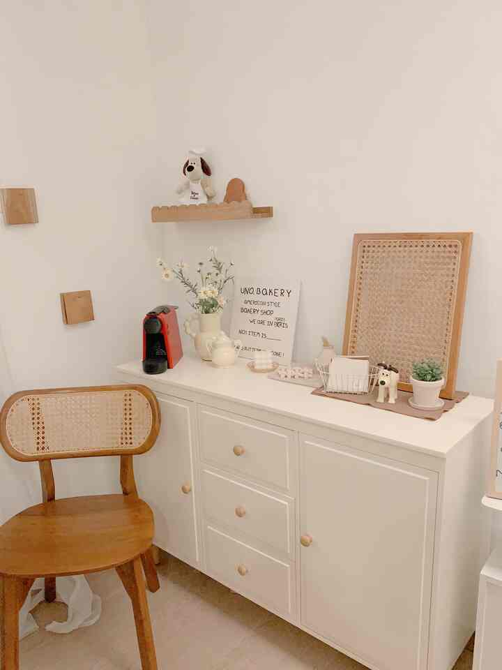 New ambalan di mini coffee corner ku🫶🏻

Cakep yah model scallop gitu? Sekarang lg ngetrend motif scallop gini loh untuk menambah design vintage dirumah kalian🥰🥰

#koreanroom #room #studio #ministudio #coffeecorner #roomsinspo #roomdecor #roomdecorinspo 