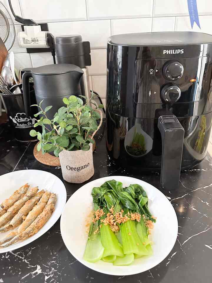 Memasak sederhana di dapur sederhana 🍽️✨
#nyamandiomah #dapurminimalis #inspirasidapur #kitchenbacksplash #scandinavian