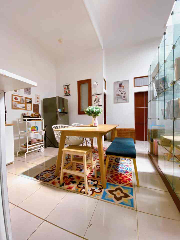 Colors of my dining room

In this room I can be eclectic.
The colors are deliberately turned on to encourage enthusiasm.

#kitchen #diningroom #dopaminedecor