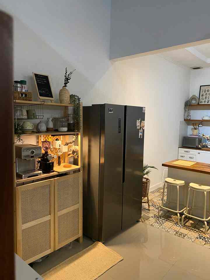 ~ Coffee Corner, a place that is always random every morning 😆😆

#coffeecorner
#coffeecorner
#coffeebar
#coffeecabinet
#coffee