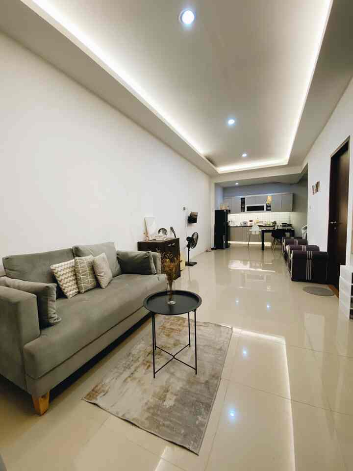 Kalau ditanya ruangan di rumah kami yang spacious(luas) yaitu bagian living room hingga kitchen karena konsep rumah kami yang open space sehingga ruangan ini serasa menjadi satu dan terkesan luas tentunya padahal luas tanah rumah kami hanya 90 sqm dan hanya satu lantai♡ 


#rumahmungil #tinyhouse #nevertoosmall
#minimalist #rumahcluster #bogor #depok #cibubur #rumahmungil #90sqm #livewithkids