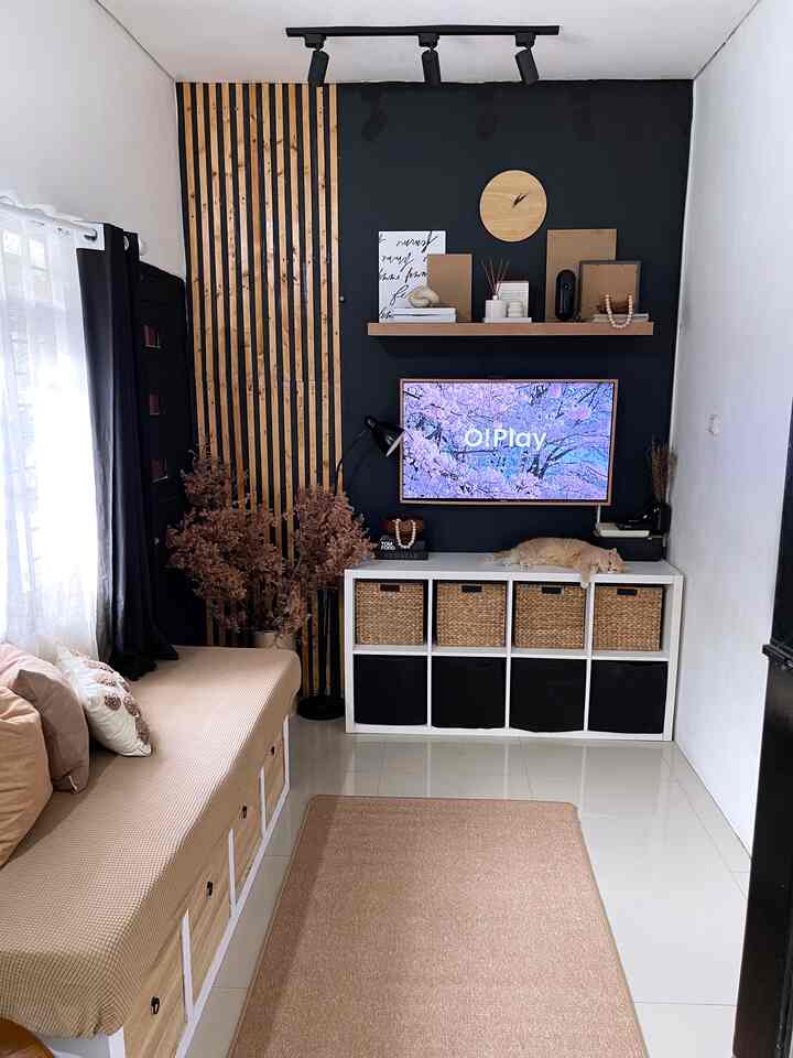 Nggak kerasa udah bulan Desember lagi aja,
dan nggak kerasa udah selesai aja Ambassador O!House season 4.. 
Semoga tahun depan semakin baik, semakin berkah & bahagia buat kita semua, AAAAMMIIINNN! 🤎

#inspirasiruangtamu #inspirasiruangkeluarga #inspirasiruangtv #dekorasiruangan #dekorasiruangtamu #dekorasiruangtv #rumahmungil #rumahminimalist #moderndarkinterior #warmandbold #rumahkecil #livingroominspo #livingroomdecor #zarraawwrr #bandung