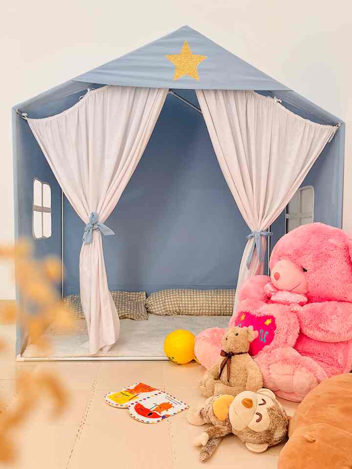 kid’s playhouse🐰


Area favorit anak-anak, bermain belajar dan tidur siang disini🧸
anak-anak suka bermain rumah-rumahan disini seolah olah mereka punya rumah sendiri, boneka teddy bear favorit yang menambah kesan cute diruangan ini..🌸

#DekorasiKamarAnak
#InspirasiKamarAnak
#KidsRoomStyling