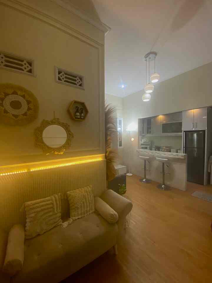 Suasana Malam ✨


#ruang tamu #ruangtamu #ruangtamuestetik #nightvibes #wallmoulding #informa #lantaispc #openspace