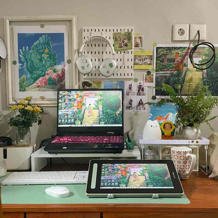 akan merindukan tempat ini di kamarku! 🫶🏻

#desksetup #homeoffice #boyunderthewillows