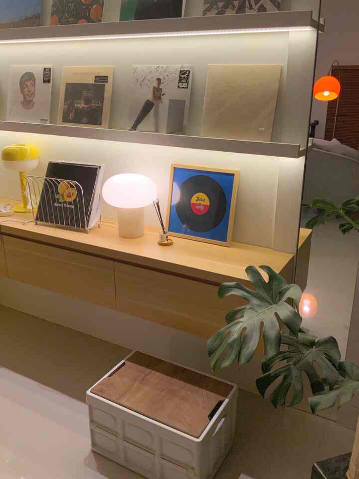 new occupant: DEJSA Table Lamp from IKEA

#tablelamp #lampumeja #lampuhias #nightvibes #nightlamp #lightinginspiration #dejsa #ikea #hazealnut