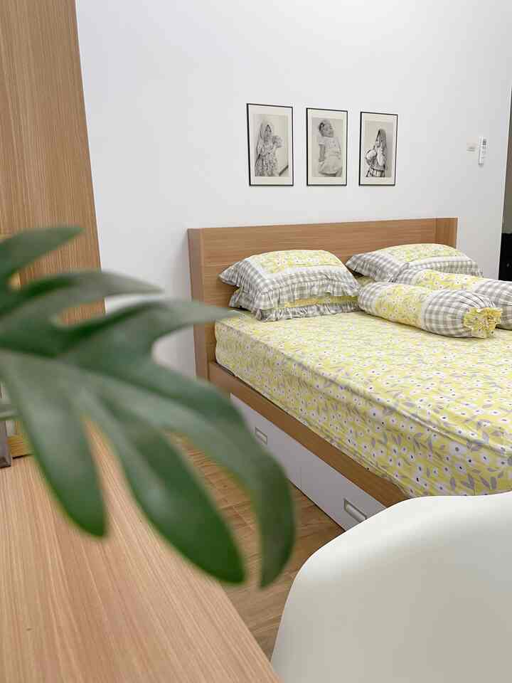 Kamar anak adalah kamar yang kami desain dengan warna yang cerah supaya menghadirkan suasana yang ceria. Seperti halnya anak kami yang pertama yang sangat suka dengan warna kuning jadi kami mendekorasi kamarnya dengan tone warna dominasi kuning terang. Semoga menginspirasi!

#kamartidur #kamaranak #minimalisjapandi #rumahminimalis #rumahmnt 