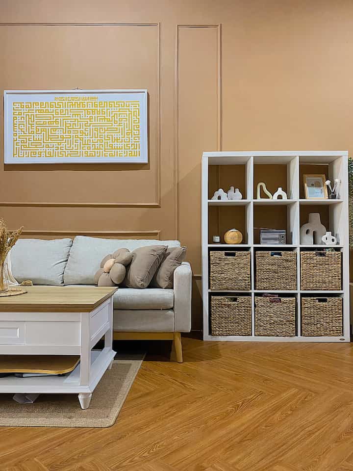 Hai hai , ini ruang tamu mungilku dengan konsep japandi style 
Nuansa rumah ku warm dengan furniture yang mayoritas perpaduan white dan wood 
Luasnya hanya 2,5mtr x 2,5mtr
rumahku ini open space 
#japandi
#homedecorinspo
#aesthetichomedecor
#informaid
#ruangtamuminimalis
#dekorasijapadistyle