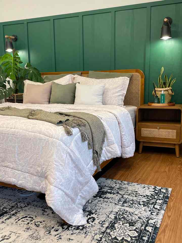 Aku nambahin detail bantal2 di kamarku,  agus ga? Makin kaya kamar hotel sih jujur😂

Nyaman kaya berasa lagi staycation tiap hari

#fyp #home #kamar #kamaridea #inspirasikamar #kamartidur #kamarmakeover