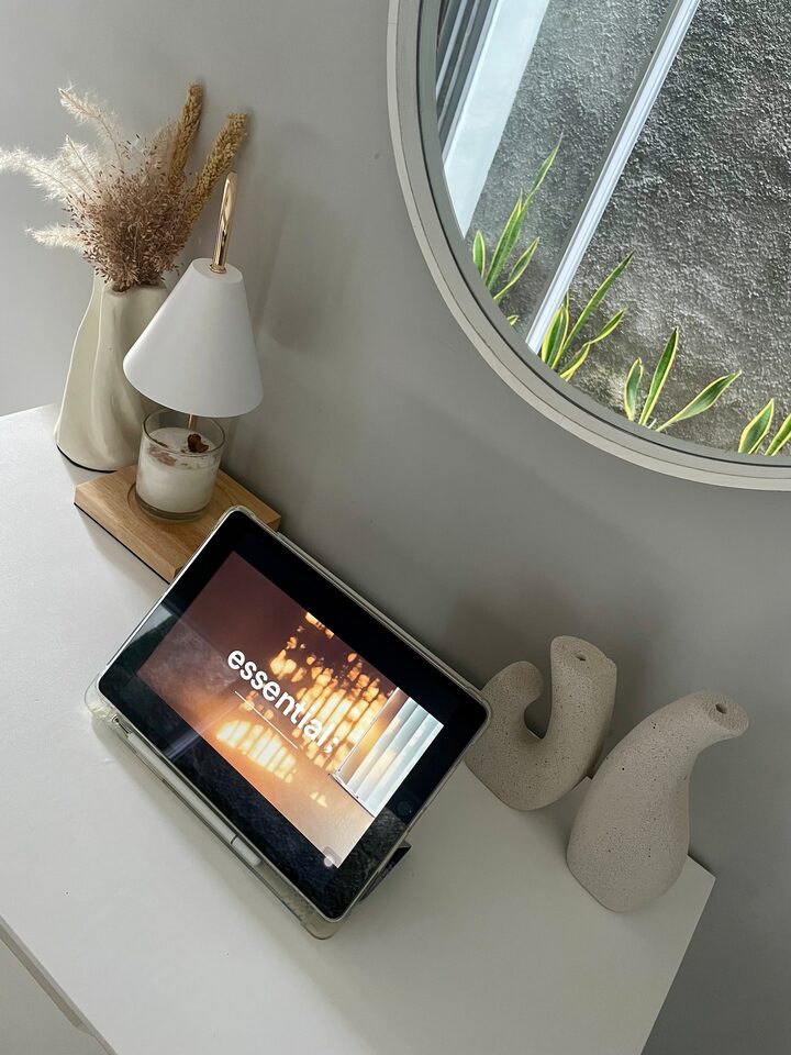 short form carousel card thumbnail