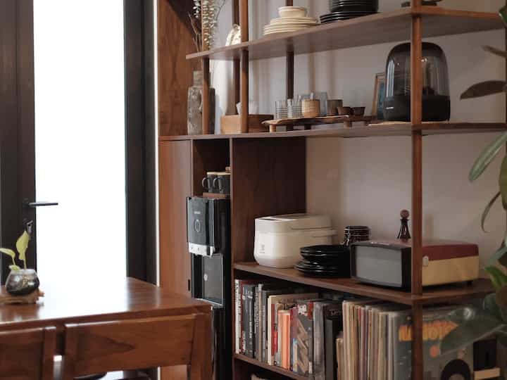 Daerah Sudut Rumah Mungil Tinggal Tinggi

#tinyhouselivinghigh #tinyhouse #kitchen #diningroom #printilan #homedecor #44sqm