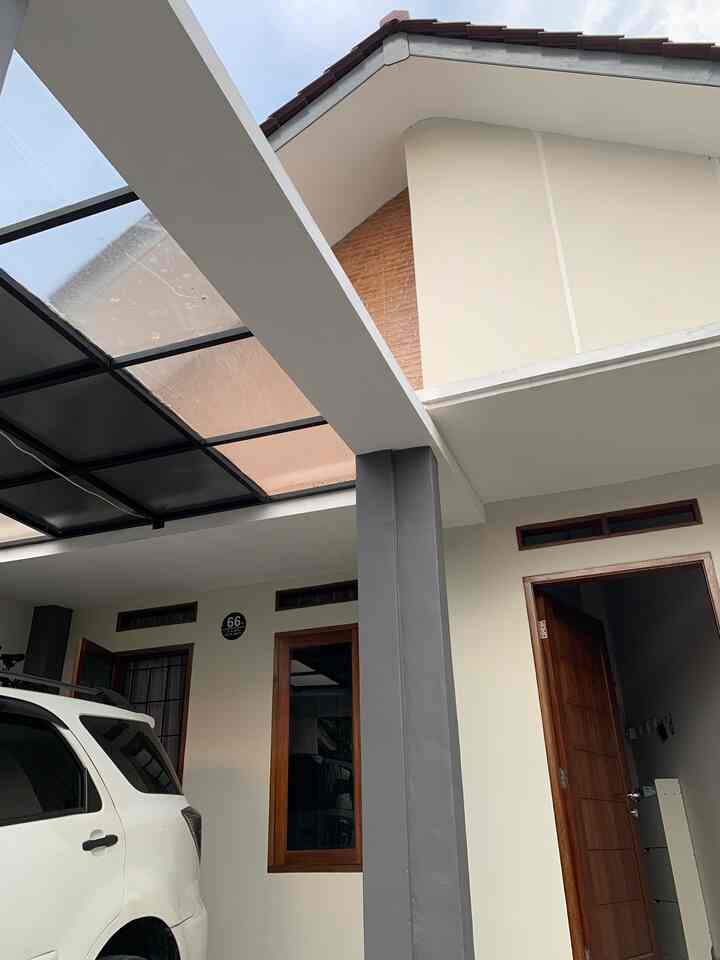 hai tetangga online Ohouse...
Sedikit sharing tentang fasad rumah latte ini, saya dan suami sangat suka rumah dengan fasad yg sederhana tapi masih modern, pemilihan warna earth tone juga kami aplikasikan dengan cat rumah. Kami juga menambahkan kramik motif bata agar menambah kesan semi industrial.
#rumahjakarta #rumahjkt #rumahjaktim #idefasad #fasadrumah #dekorasirumah #designeksterior