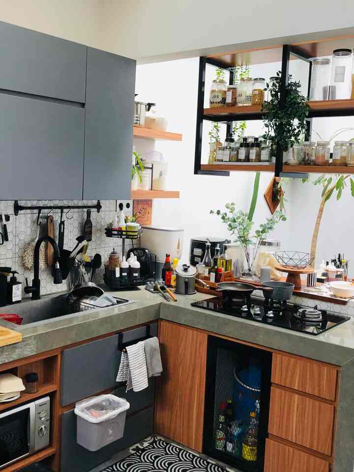 My Kitchen is my play ground

Dalam arti yang sesungguhnya, karena hampir tiap hari digunakan, dengan peralatan yang lumayan lengkap menjadikan area bermain saya semakin nyaman untuk menyuguhkan masakan untuk keluarga…

#dapurmodern #dapuropenspace #idedapurmungil #openspacekitchen #monocromdapur #rumahindustrialteopical #liveslowly