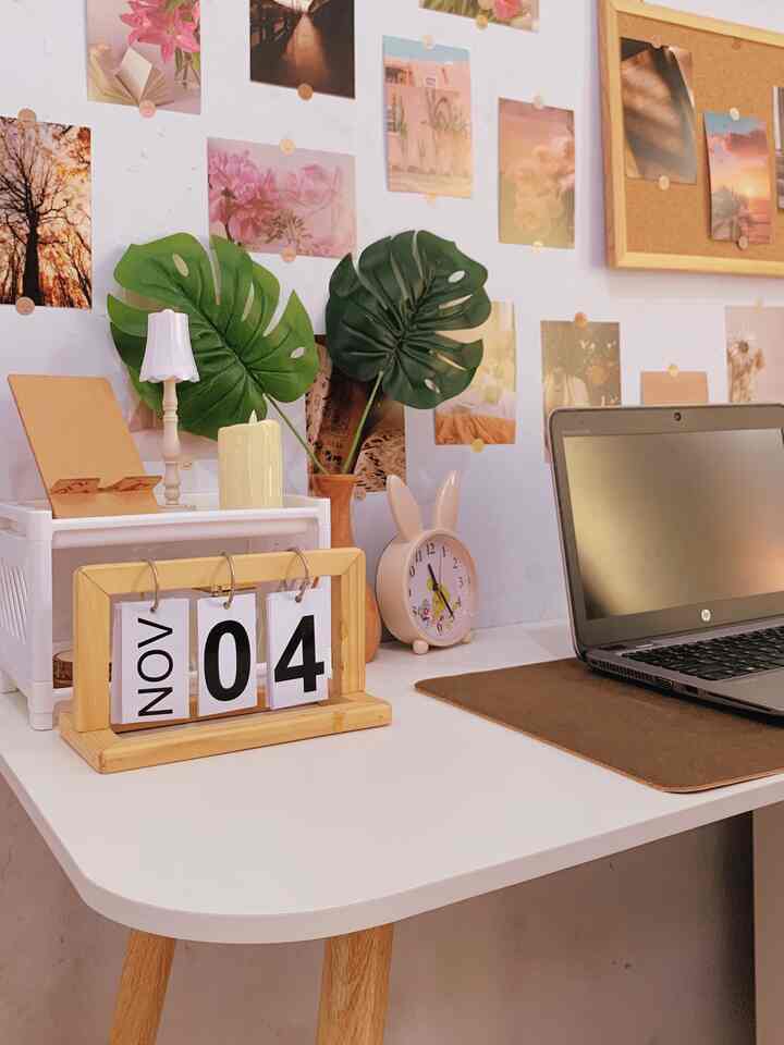 Hello, perkenalkan si pemilik meja kerja minimalis ini, aku Ria, salam kenal semua, ini adalah postingan pertamaku, hihi.
Melalui Ohouse, sebagai pemula, aku banyak belajar dan banyak sekali menemukan inspirasi di Ohouse.
Dengan senang hati, aku jadi makin semangat buat belajar juga berkarya di dunia dekorasi.

#BTNOAS5 #mejakerja #mejakerjaminimalis