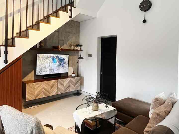 Happy weekend

Paling senang kalau weekend tuh bisa leha-leha dirumah. Biasanya nyatai depan TV sambil duduk di kursi santai POANG ini.


#minimalis 
 #minimalist
 #rumah 
#homestagram  
#rumahmungil 
#livingroom
#Fancybudget