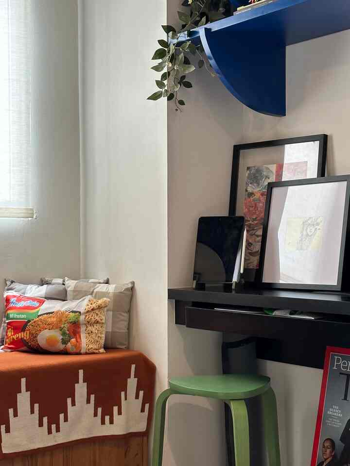 Kadang, hal kecil itu bisa banget nambah warna di tempat tinggal kita 🎨

Serunya dengan barang-barang kecil bisa kita bikin ruangan jadi makin hidup

#FancyBudgetMinim #LowEffortFancy #SpillDecorLowBudget #minimalist #apartemen #studioapartment #decorlowbudget 