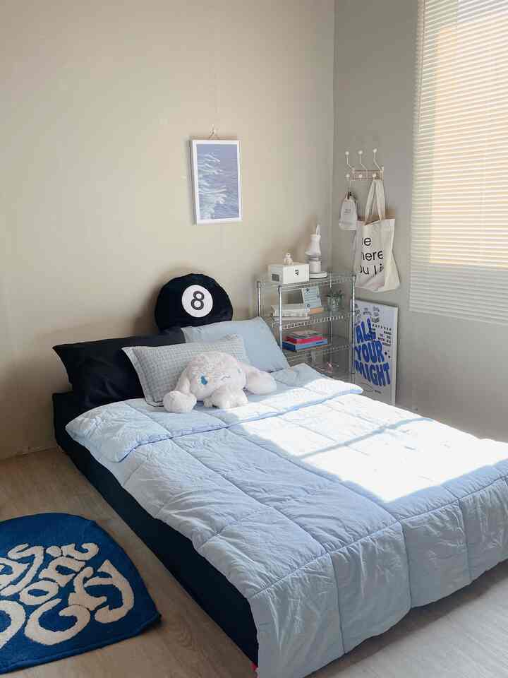 ubah layout dan ganti suasana dengan nuansa biru dan hitam🩵🖤

#roomdecor #roominspo #dekorasikamarremaja #kamarminimalis #decorlowbudget