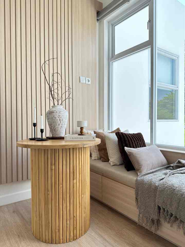 Window seater decoration ✨✨
Area ini salah satu tempat favoritku untuk santai 😊

#ruangkeluarga #windowseater #bench #tempatsantai 