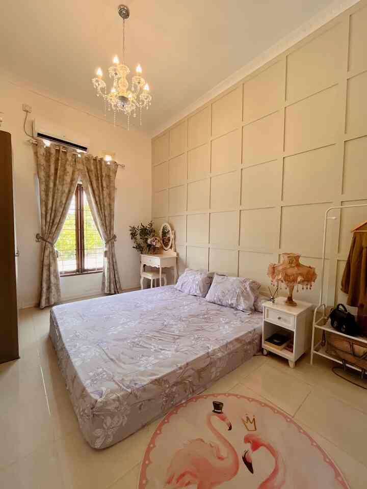 Master bedroom
Masih lesehan insyaAllah sampai anak 3 tahun 🖤
Kali ini kasih sentuhan warna purple pada sprei dan pink di karpet
Dengan warna ternyata hidup lebih berwarna #kamartidur #bedroom #masterbedroom #kamarkorea #koreanstyle 