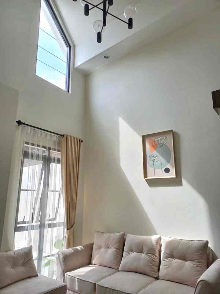 Bayangan.
#bayangan #ruangtamu #scandinavia #sofaruangtamu #bayangan #shine