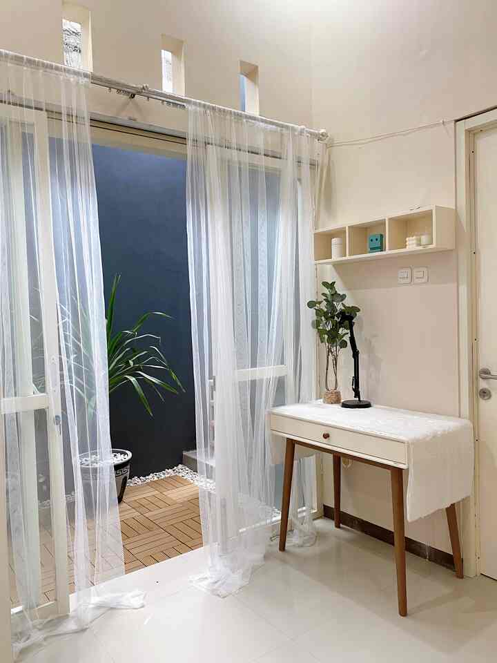 Kami sebut area ini "Ruang suka-suka", karena emang masih multifungsi😆


#japandi #homedecor #rumahmodern #rumahminimalis #designrumah #rumahjapandi #tipsdekorasi #dekorasirumah #roomdecoration 