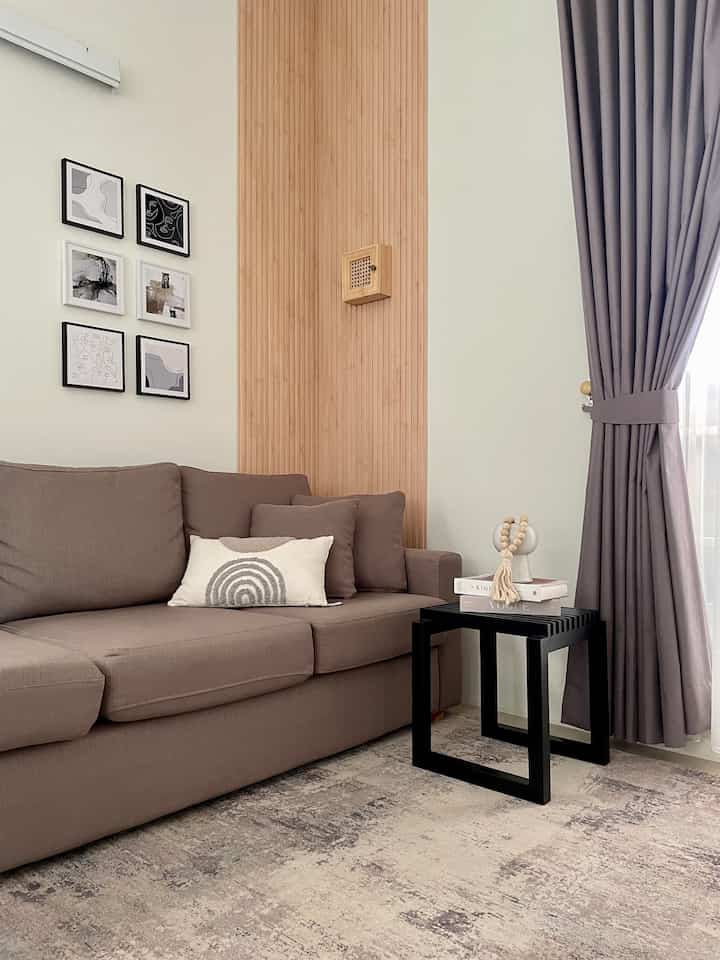 Transformasi dari ruang tamu menjadi sudut baca.✨

#ruang tamu #readingcorner #japandi