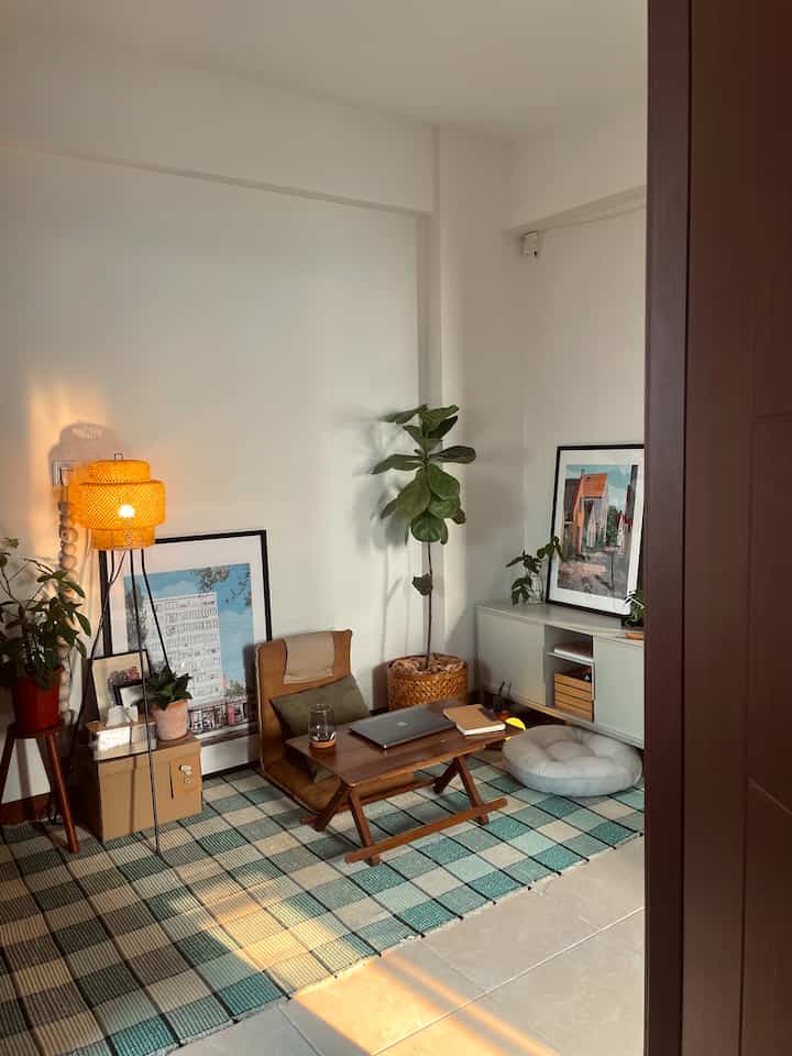 Matahari pagi di ruang tamu ✨

#RuangTamuAesthetic
#RuangTamuCantik
#MakeOverRuangTamu #apartemen #tinyapartment #selasarapt 