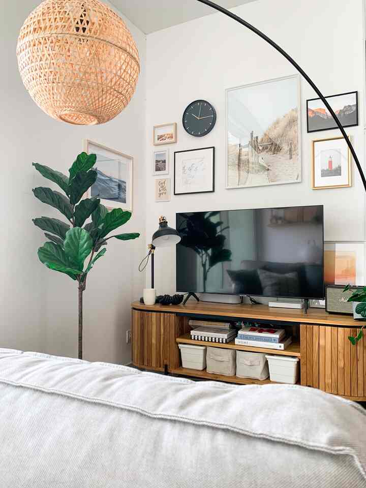 Tanaman ikonik dari IKEA!
#ikea #fejka #artificialplant #livingroom #ruangtamu #cestmoifel #midcenturymodern