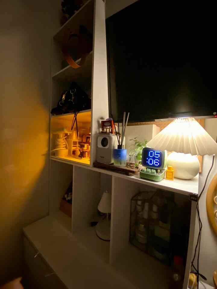 #nightlamp which creates a serene atmosphere😝


 #NightVibe #LightingIdeas #LightingInspiration
