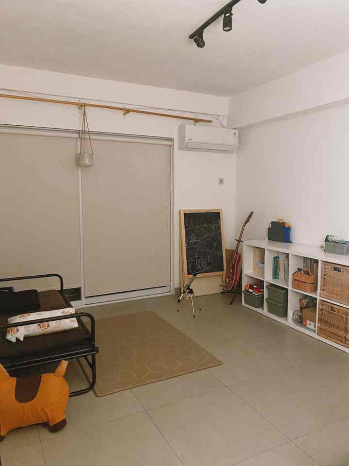 Akhir pekan yang tenang dihabiskan dengan baik.

#livingwithkids #playingroom #studyroom #livingroom #minimalist #rumahdijakarta #ruamhsiagabanjir