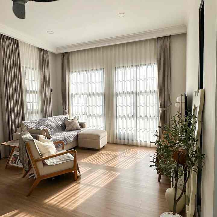 Sunny Afternoon at The Housemal 🌞🌞

Kalo panas-panas gini paling enak minum thai tea dingin, setuju ga mentemen? 😆😆

#livingroom #ikea #inspirasirumah #rumah #ruangkeluarga