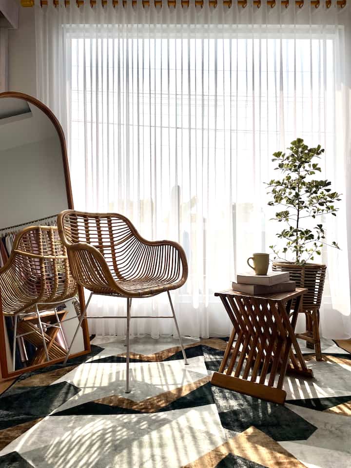 Sudut ruang baca dengan tema kayu. Aktris yang paling banyak difoto dalam gambar ini adalah keindahan pancaran cahaya di pagi hari. Apakah Anda minum kopi & buku hari ini?

#ruangbaca #sudutbaca #woody #stylingideas #stylingdecoration #idetataruang