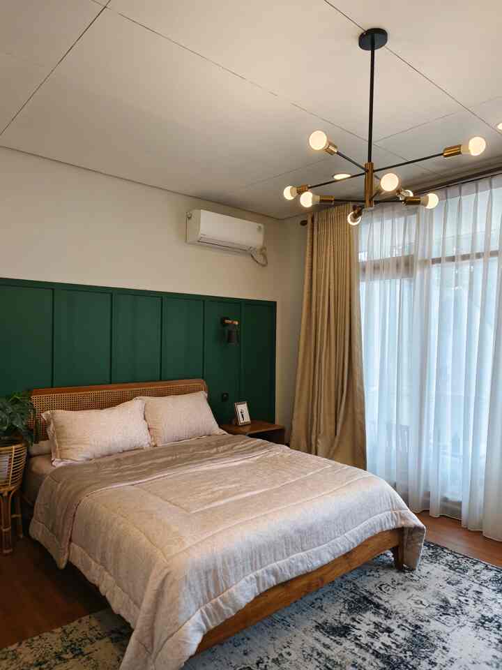 Gimana cara bikin ruangan kita itu bisa terlihat fancy? Jawabannya adalah dengan aksesoris pendukung dan mix and match pattern & color! 

Semua bisa di beli di ecommerce kalian, dan gampang bikinnya

Dari wall moulding/ wall panel bikin kamar lebih hidup dan ada texturesnya. Lalu warna2nya agak nabrak satu sama lain tapi tetep dipilih yang paling kalem

Bagus gaa menurut kalian?
#FancyBudgetMinim #LowEffortFancy #SpillDecorLowBudget

 #minimalist #midcenturymodern
#rumahcluster #rumahdeveloper
#BSD #jaksel
#decorlowbudget #livewithkids

