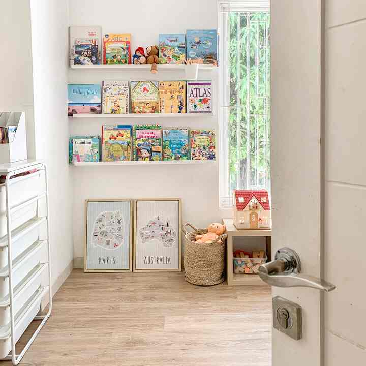 [making reading corner more interesting for our kids]

Making study and play areas more fun doesn't require a special room. I used one corner in the room to make this reading corner. Hope it inspires ^^

#playroom #readingcorner #kidsroom #kamaranak #kamaranakminimalis #ruangbelajar #ikea