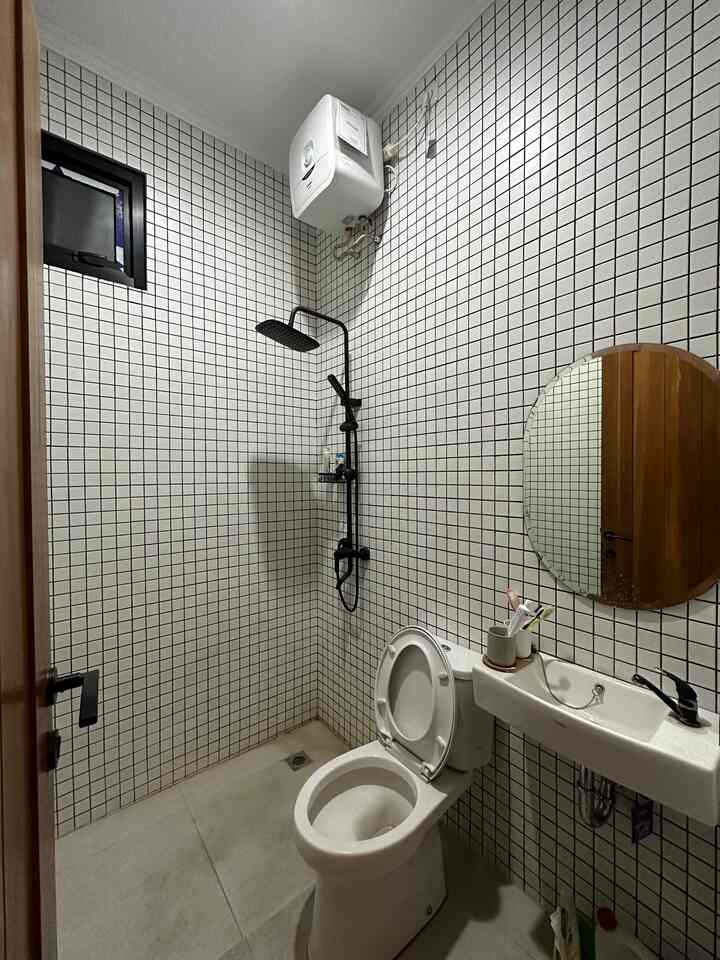Inspiring White Box 🤍

#bathroom #kamarmandi #kamarmandiminimalis #kamarmandiputih #bathroominspo #kamarmandihansem #kamarmandibersama 