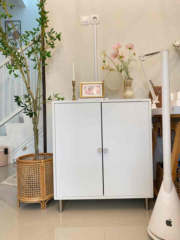 Hai hai seneng bgt ada spot baru di ruang kerjaku, sempat bingung buat beresin koper2 akhirnya aku putusin pilih ikea eket cabinet ini 



#IKEA #homeoffice #myroom #
