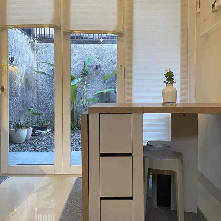 Sangat terbantu dengan meja makan lipat karena keterbatasan ruangan.🍽️🍴


#diningroom #ruangmakan #mejamakan #mejamakanlipat #rumpeas