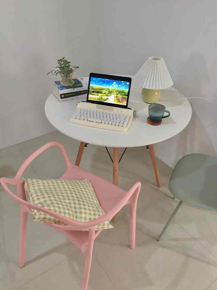 Workspace ala-ala yg tentunya gak permanen wkwkwk😂

#workspace #homeoffice #minimalist #koreanstyle #colorful #koreanworkspace #homedecor