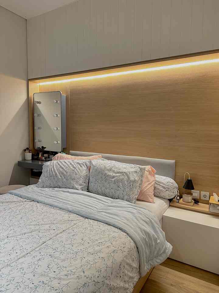 Since the beginning, we planned to renovate this house after handing over to the developer, we had intended to use the services of an architect and interior designer.
Because this is our first dream house, we hope that the renovation results will suit our needs and desires.

You could say that we use this service in all parts of the house. We collaborated with W+W Design Studio as our architect and interior designer.

They made the layout and design of all the interiors in this house, one of which is the master bedroom.
So far, with a very limited area, we have managed to have a bedroom with the vibe of a hotel room, according to our wishes.
And we are satisfied with the results.

#build a house #renovasirumah #arsitekrumah #interiordesigner #japandihouse #japandidesign #rumahcluster #bsdhouse