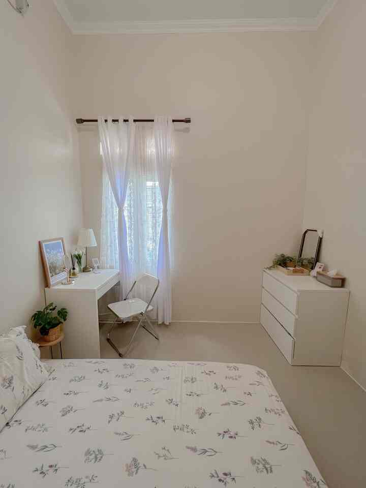 Minimalist Bedroom dg nuansa yg dominan putih + sedikit sentuhan wood. Agar ruangan terlihat terang, bersih luas dan Aesthetic🤍🌷


#homedecorinspo #aesthetichomedecor #bedroom #minimalist #roomdecorinspo #rumahcluster #kalteng