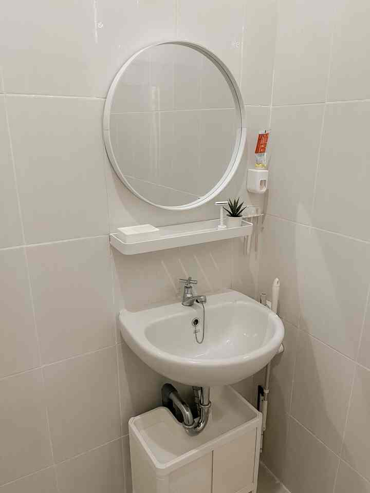 Sudut wastafel #bathroom #ikea #white #wastafelcorner #inspo