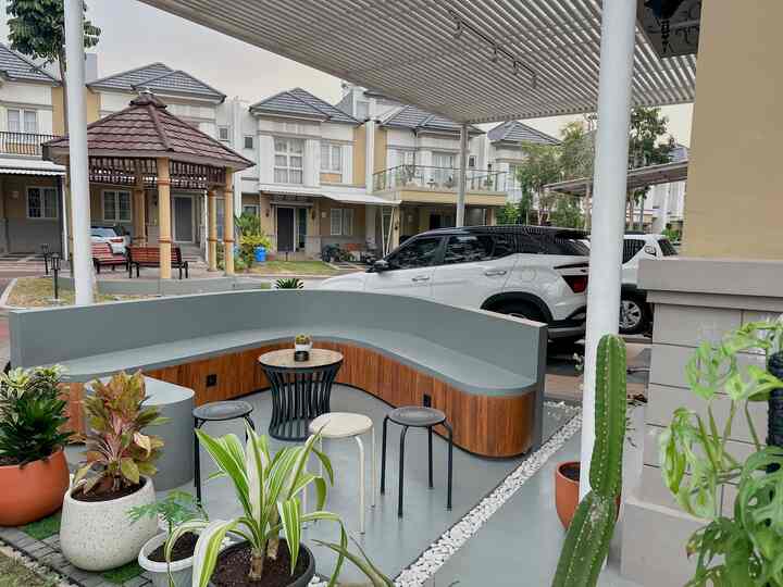 Welcome to our patio,
Salah satu ciri khas rumah ini ada di patio ini.
Dan ini menjadi salah satu tempat favorite kami menerima temu/teman yang sedang berkunjung

Menjadi satu dengan area carport
Di design melengkung agar lebih cantik
Dan dikelilingi tanaman2 agar lebih teduh

#japandihouse #japandidesign #idepatio #patiorumah #terasrumah #potterracota 