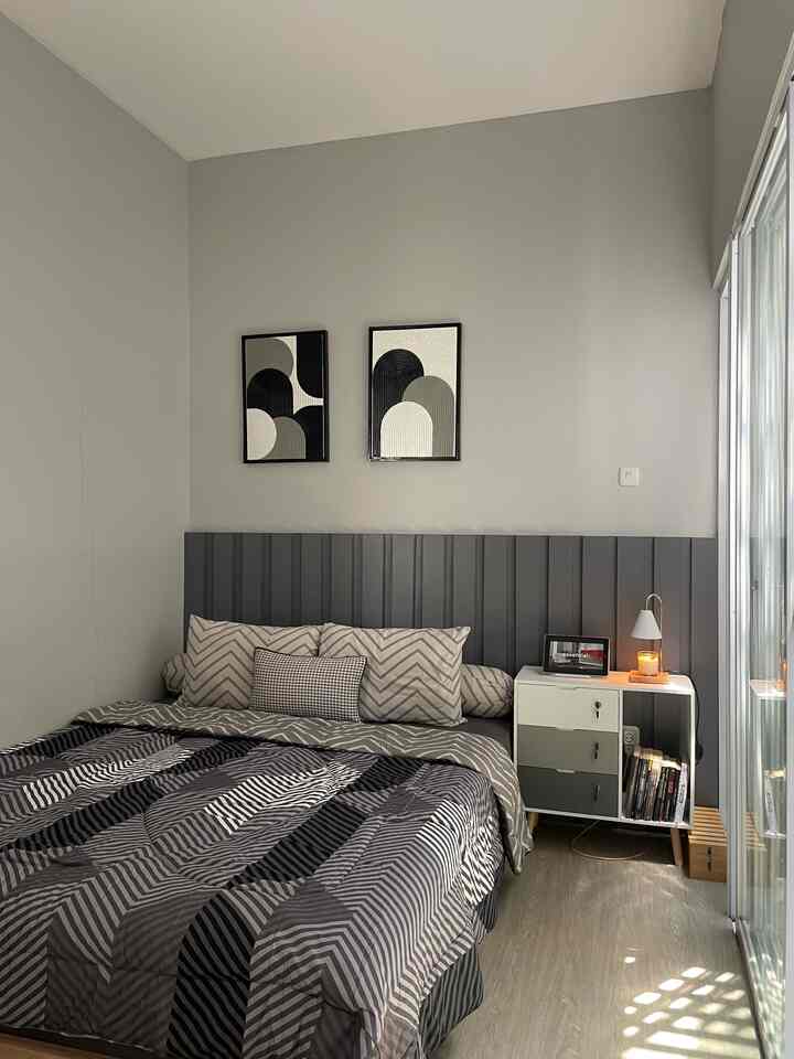 My favourite room at home. Yup! Jangan bosen-bosen yaa liat kamar ini. Selain untuk istirahat, kamar ini adalah ruangan yang paling sering aku jadikan tempat me time & mencari inspirasi. Aku isi kamar ini dengan produk-produk karya umkm lokal. Semuanya favourite karena 1 sama lain saling melengkapi, sehingga ruangan ini jadi terlihat semakin harmonis. 🩶

#MyFavouriteRoom #MyHouseStory #MyFavouriteItems